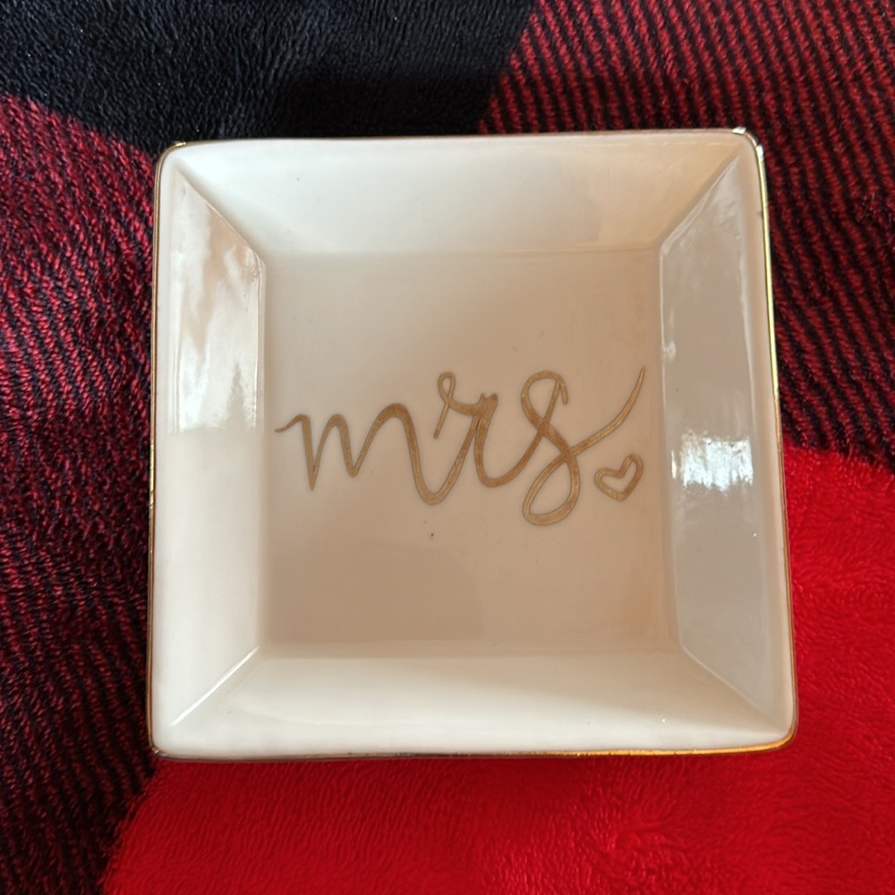 Mrs Ring Dish